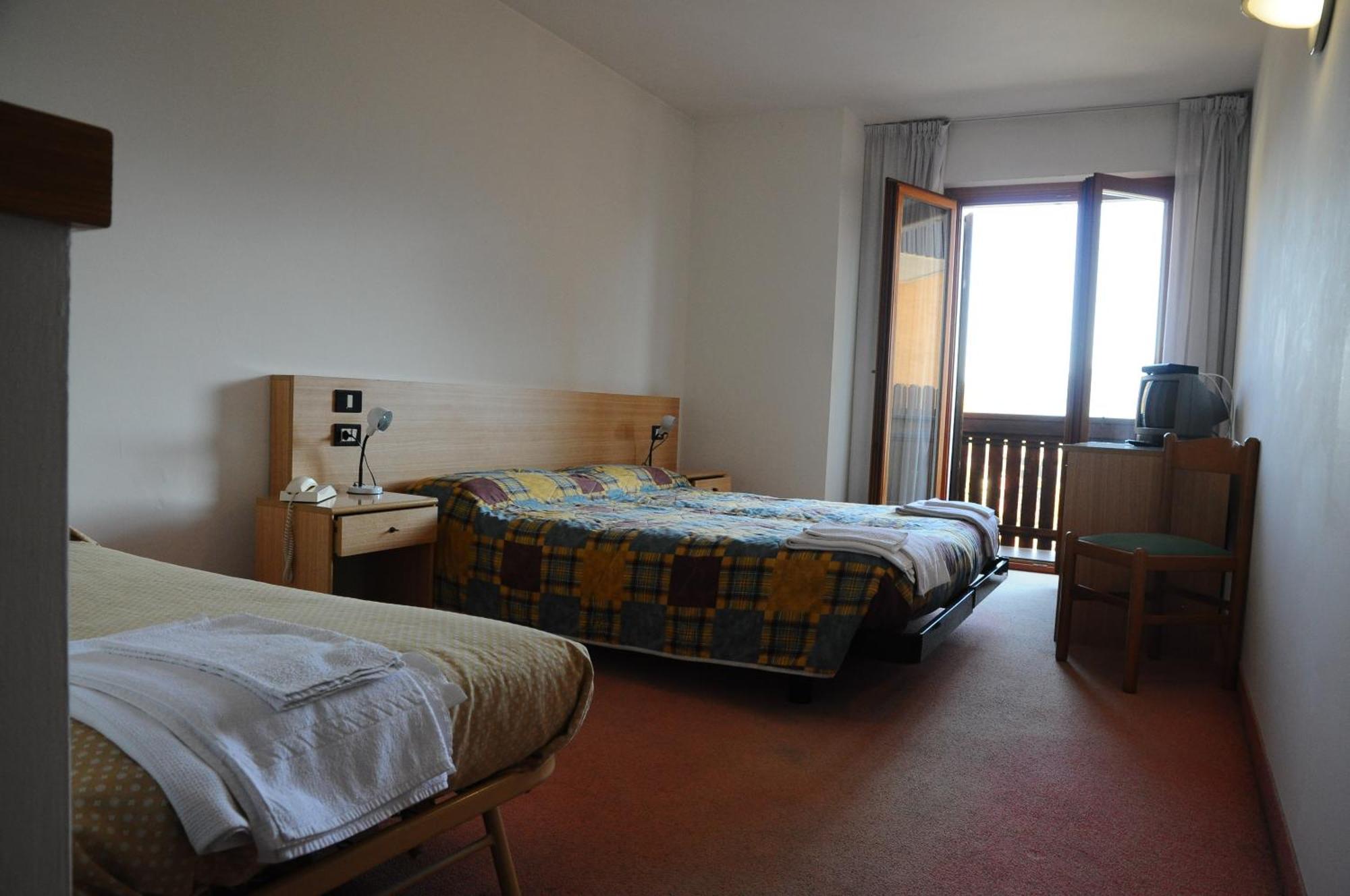 Hotel Cristina Тенно Номер фото